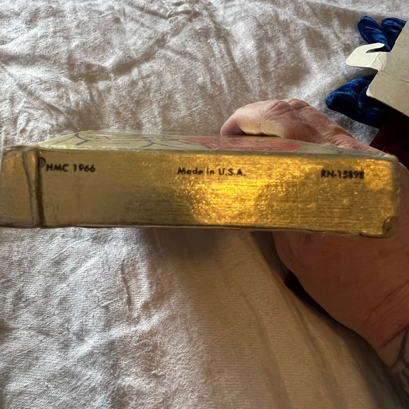 Vintage Elegant Red and Blue Velvet Ties and three vintage pocket puffs. Grandpa - Picture 9 of 10